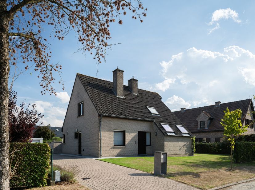 Vivre au calme et au vert, à proximité du village de Drongen, de la gare et avec un accès facile à Gand, R4 et E40. (Proximité immédiate des écoles, d
