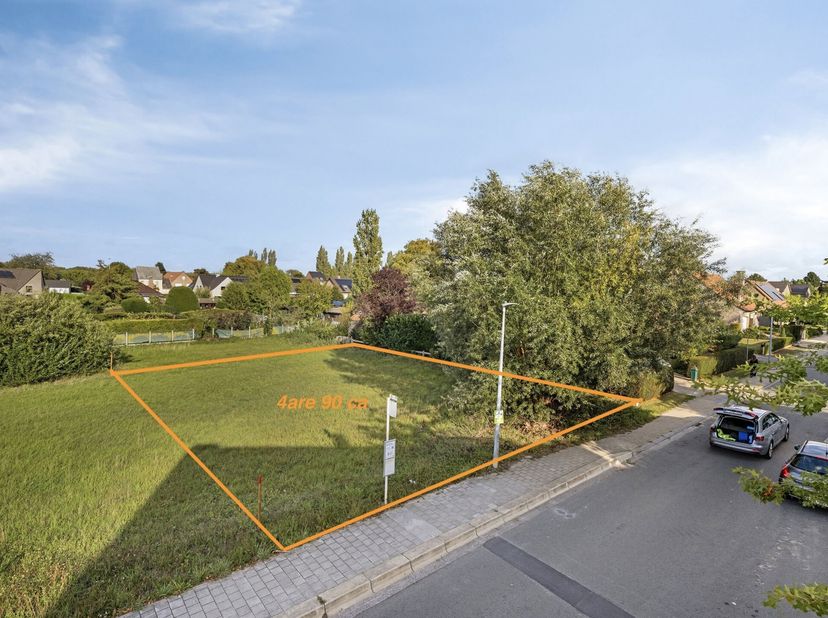 In een rustige en residentiële buurt van Denderleeuw bieden wij een prachtig perceel bouwgrond aan voor open bebouwing. Deze kavel bevindt zich in de