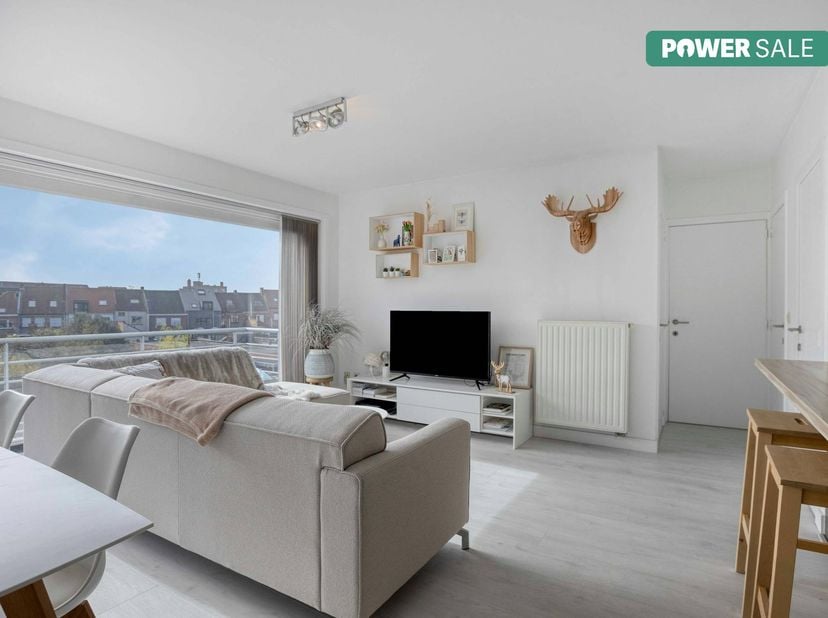 Bezoekmoment op 08/09 tussen 17:00u en 19:00u!<br />
<br />
Werkelijk instapklaar 1-slaapkamerappartement op strategische ligging met zicht en licht t