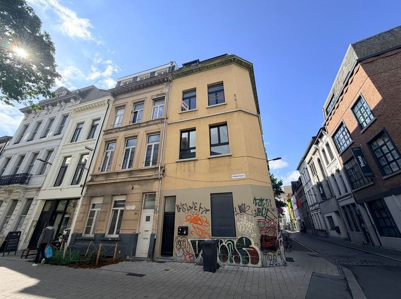Appartement confortable de 2 chambres en duplex dans un emplacement central !<br />
Situation : Cet appartement en duplex est situé au centre de la vi