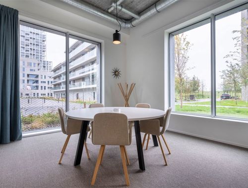                                         Kantoorgebouw te huur in Merksem, € 1.338
