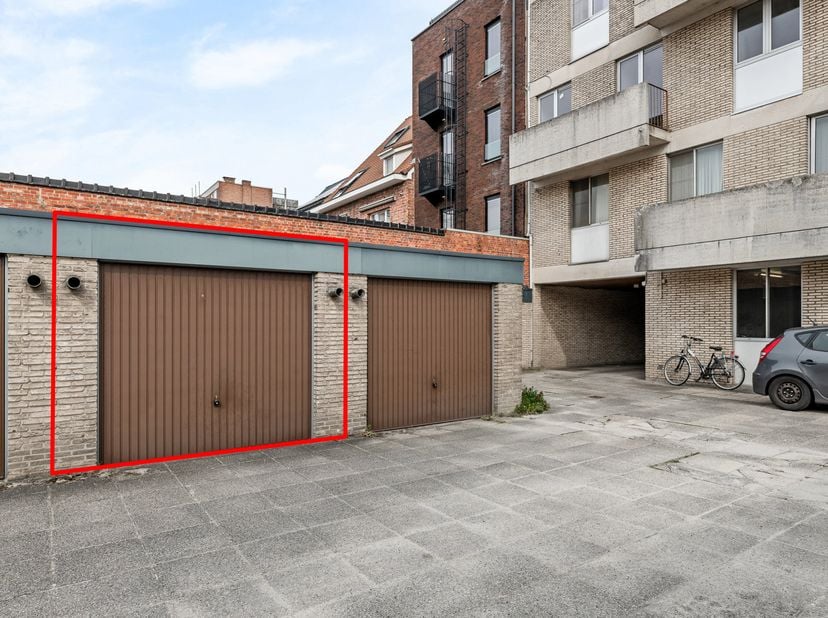 Garage te koop in Kuringersteenweg 96,
                    3500 Hasselt