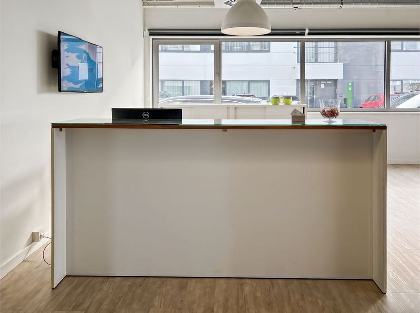 Volledige toegang tot professionele kantoorruimte voor 1 persoon in Regus Axis Parc<br />
<br />
Dit aanbod omvat een eigen kantoorruimte met service