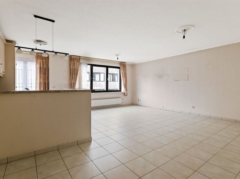 Bent u op zoek naar een verzorgd en energiezuinig appartement op een rustige, maar centrale locatie in Sint-Niklaas? Dan is dit instapklare appartemen