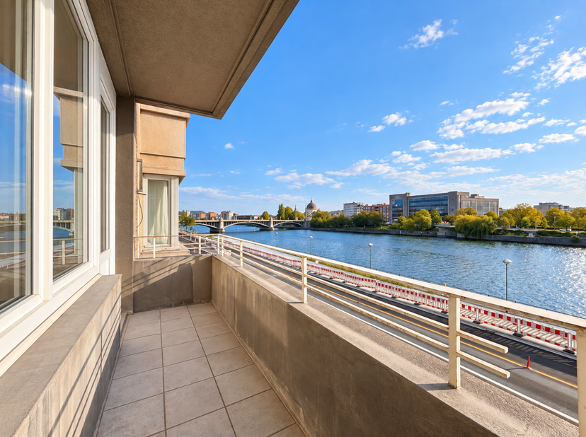Appartement te koop in Quai de Rome 101 bus 21,
                    4000 Liège
