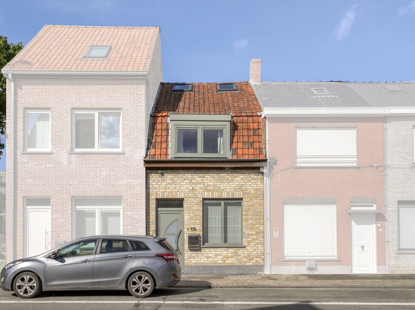 Huis te koop in Ieperstraat 176,
                    8970 Poperinge