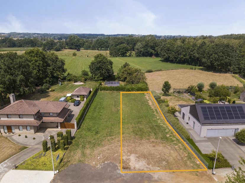 BOUWGROND VOOR HALFOPEN BEBOUWING VAN 7A91CA TE LUMMEN!<br />
Deze bouwgrond, gekend als lot 7B van een goedgekeurde verkaveling (voorwaardelijke verk