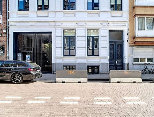                                         Handelszaak te huur in Antwerpen, € 4.975
