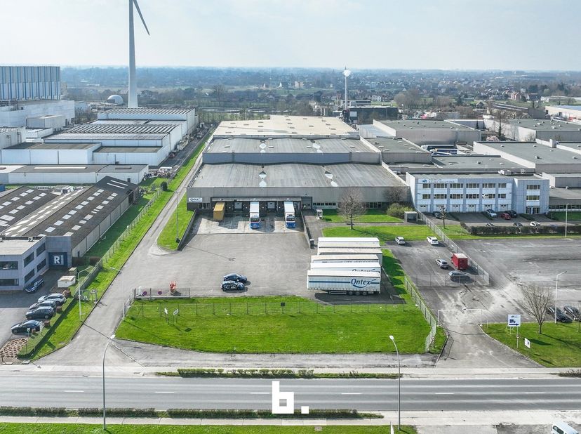 Welkom bij Hoogveld 50, Dendermonde<br />
Ontdek een uitstekende locatie voor uw logistieke behoeften bij Hoogveld 50 in Dendermonde. Met een ruim mag