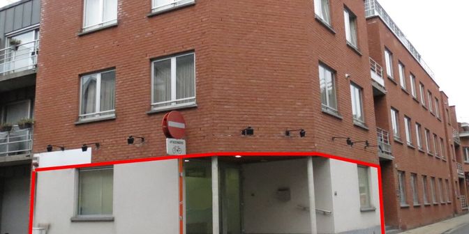 Bien professionnel à louer à Oscar Verschuerestraat 64 boîte 01, 8790 Waregem