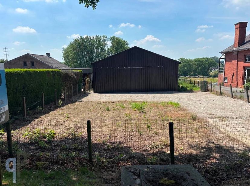 Bien professionnel à vendre
                    à 9630 Munkzwalm
