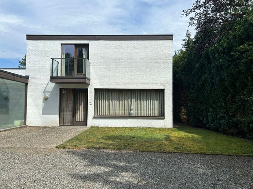 <br />
Ruime woning met tuin te huur op gunstige ligging in Pelt<br />
Deze ruime woning, gelegen aan de Breugelweg 115 te Pelt, biedt een aangename c