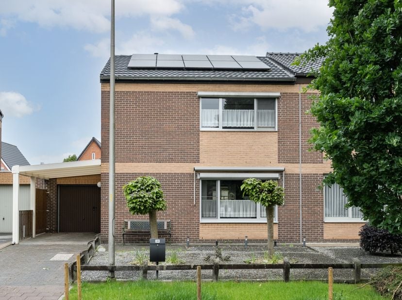 NIEUW TE KOOP: Gerieflijke, verrassend ruime, lichtrijke,&amp;nbsp;energiecorrecte (EPC B) correct onderhouden en fijn gelegen, half-open eengezinswoning
