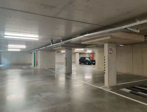                                         Garage en sous-sol à louer à Dilsen-Stokkem, € 65
