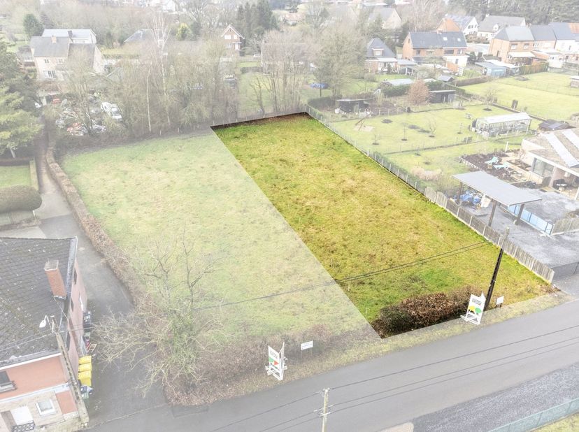Ce terrain de 1.105 m² destiné à une construction ouverte est situé dans un environnement calme et agréable à Scherpenheuvel-Zichem et constitue une b