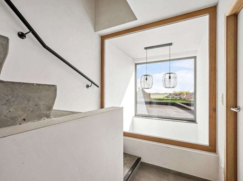 - Recente woning: bouwjaar 2021<br />
- Ideale ligging in Heuvelland: Ieperstraat 29<br />
- Volledig instapklaar<br />
- Uitstekend EPC: label A!<br