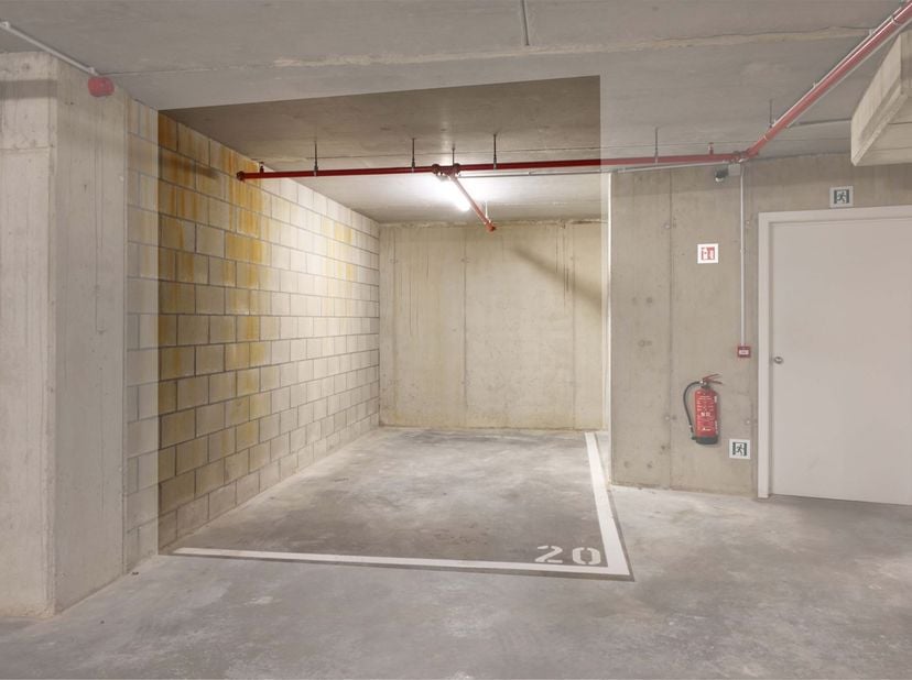 Garage à vendre à Guffenslaan 108 boîte P20,
                    3500 Hasselt