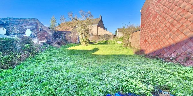 Terrain à vendre à 6060 Gilly