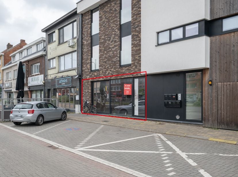 Bedrijfsvastgoed te koop in Hoevenzavellaan 26 bus 01,
                    3600 Genk