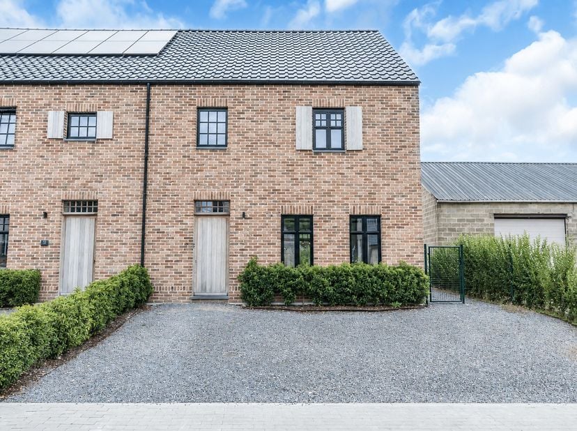Droom je van een stijlvolle nieuwbouwwoning waar rust, comfort en energiezuinig wonen perfect samenkomen?Welkom in Den Dries 15 in Borgloon, een prach