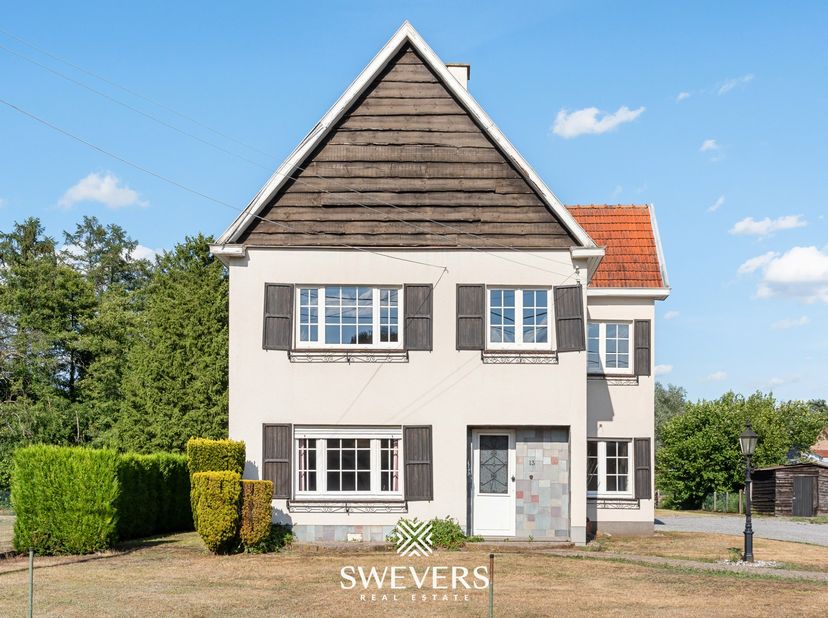 Voor meer info en foto’s, surf naar www.swevers.be – Op zoek naar een open bebouwing met veel ruimte en renovatiemogelijkheden? Dan is deze vrijstaand