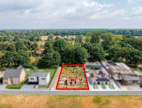                                         Bouwgrond te koop in Maaseik, € 200.000
