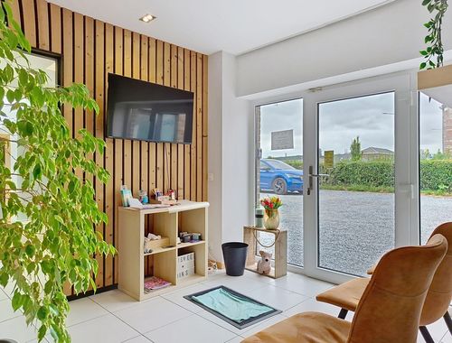                             Gemengd gebruik te huur in Crisnée
