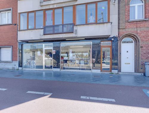                                         Rez-de-chaussée commercial à vendre à Sint-Niklaas, € 119.000
