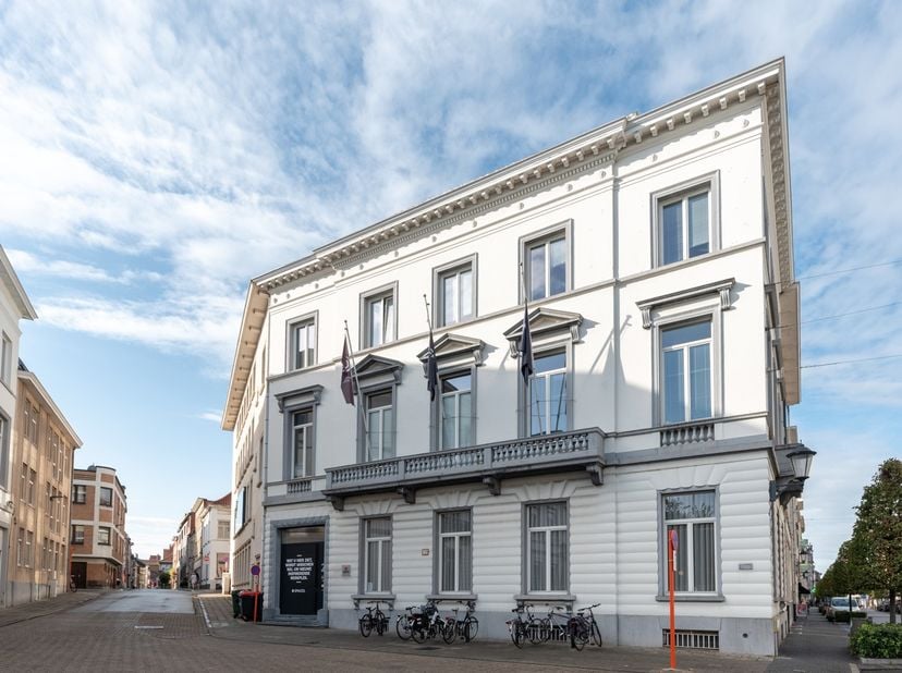 Bien professionnel à louer
                    à 2800 Mechelen