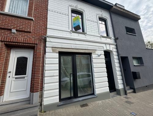                                        Duplex à louer à Nederboelare, € 950
