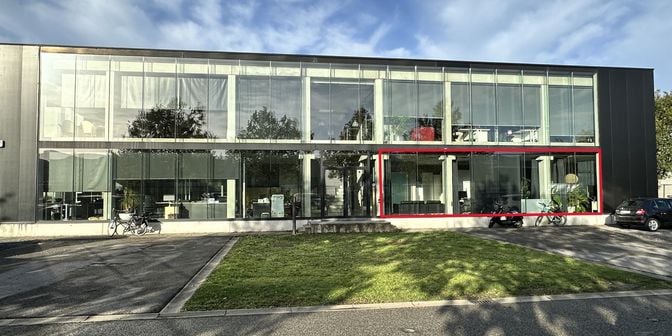 Bedrijfsvastgoed te huur in Ijslandstraat 8 bus 00.00, 8400 Oostende