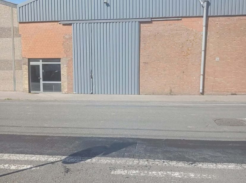 Bedrijfsvastgoed te huur in Schoorbakkestraat 16 bus B,
                    8600 Pervijze