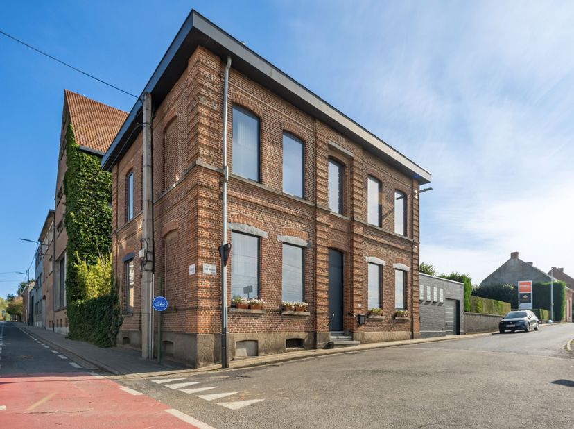 Huis te koop in Oude Aalbekestraat 1,
                    8930 Lauwe