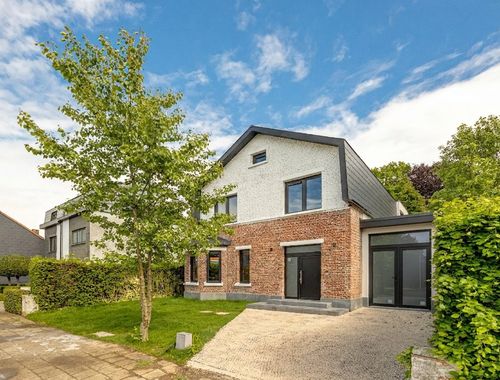                                         Villa à vendre à Hove, € 1.050.000
