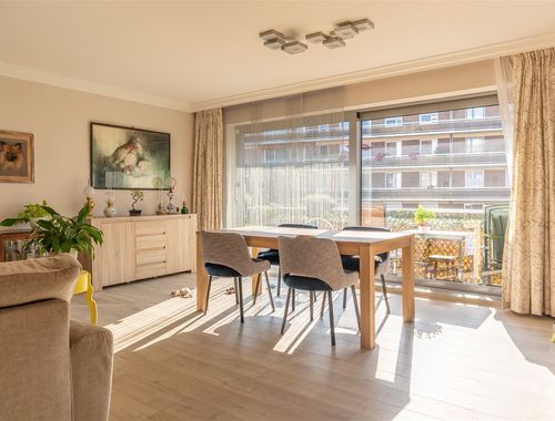                                         Appartement à louer à Uccle, € 1.300
