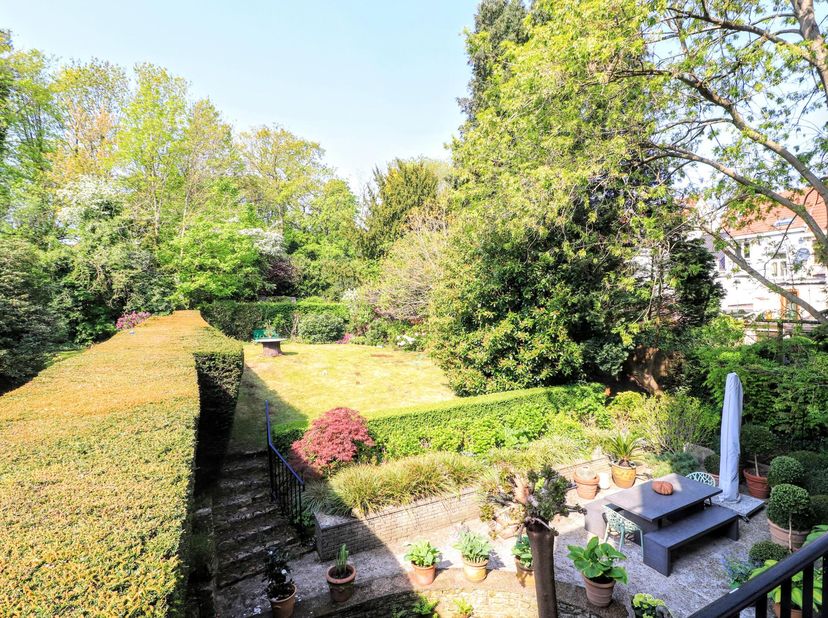 UCCLE - En plein cœur du quartier Montjoie, à deux pas du Bois de la Cambre et à proximité des commerces, restaurants et transports, splendide APPARTE