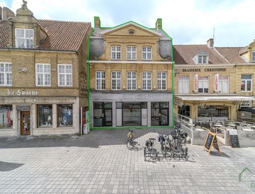                                         Bien commercial avec habitation à vendre à Veurne, € 795.000
