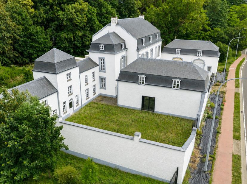 “Een unieke plek waar geschiedenis, architectuur en natuur al eeuwenlang samenkomen.”<br />
<br />
In het landelijke Guigoven, deelgemeente van Hassel