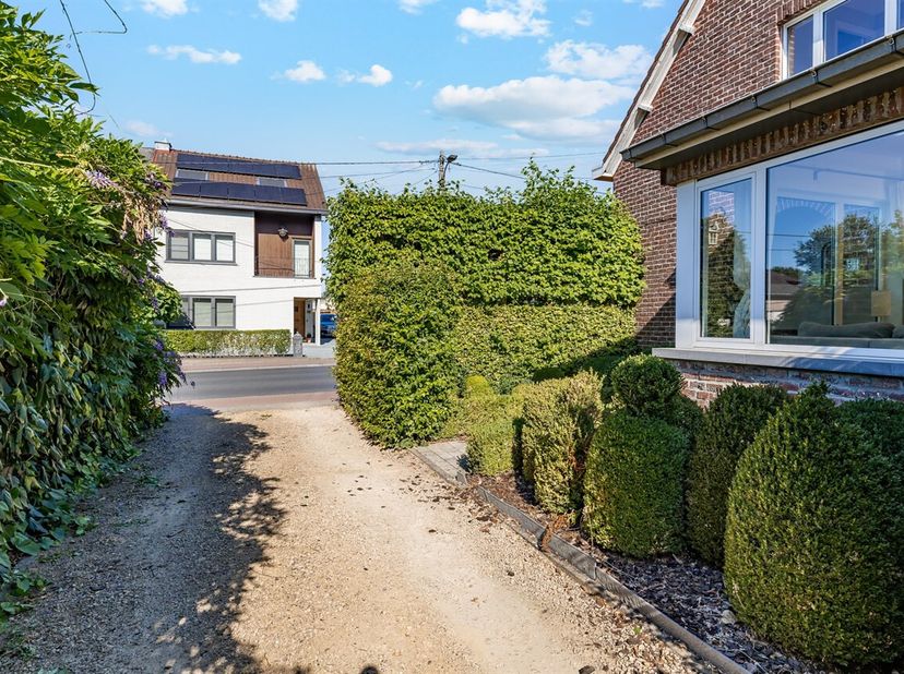 Charmante woning met zuidgerichte tuin en bosrijke omgeving in Affligem<br />
Op zoek naar een gezellige woning met veel ruimte, een zonnige tuin en e