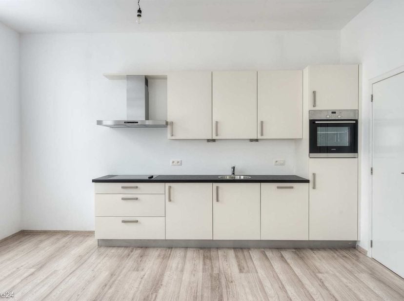 Quares - TREVI Groep presenteert :<br />
Sfeervol en centraal appartement in hartje Antwerpen<br />
Dit lichte appartement is gelegen op de tweede ver