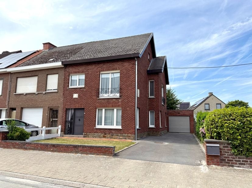 Maison à vendre
                    à 9700 Eine