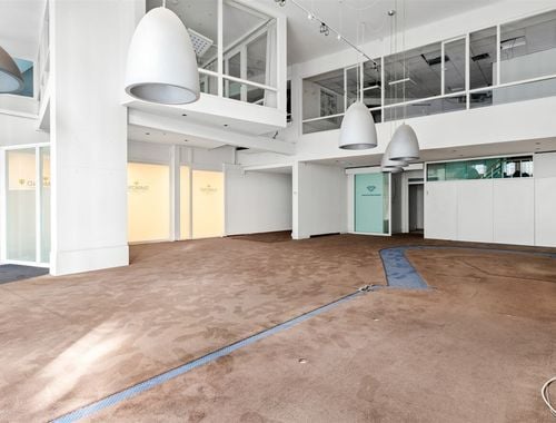                                         Bâtiment commercial à vendre à Antwerpen, € 649.000
