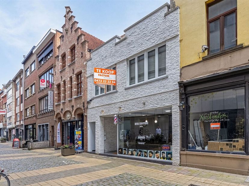 Te koop: Verhuurd opbrengsteigendom in het hart van Mechelen<br />
Gelegen op een strategische locatie in de Blauwhondstraat 21, te Mechelen biedt dit