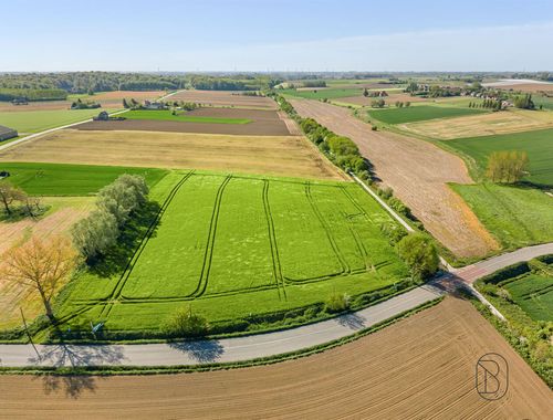                                         Grond te koop in Hacquegnies, € 449.000
