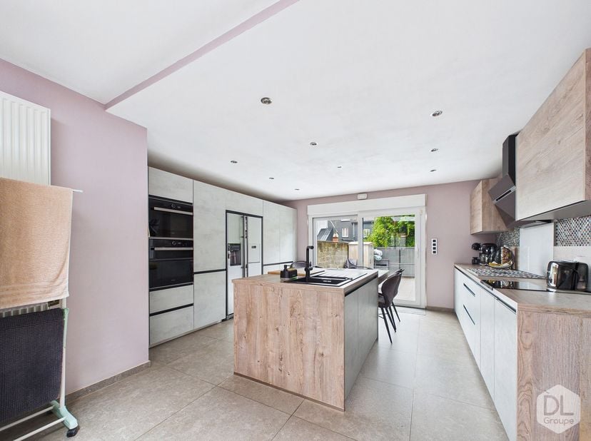 Huis te koop in ,
                    7700 Moeskroen