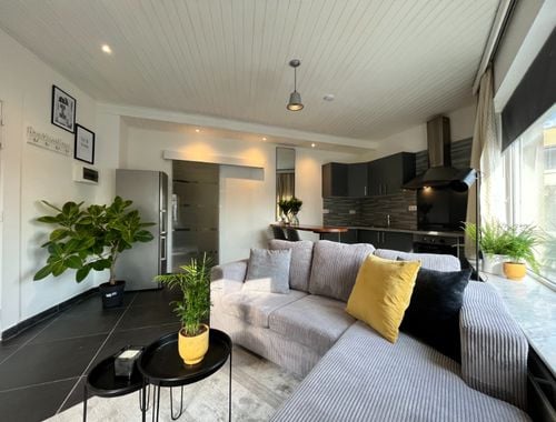                                         Studio te huur in Kortrijk, € 800

