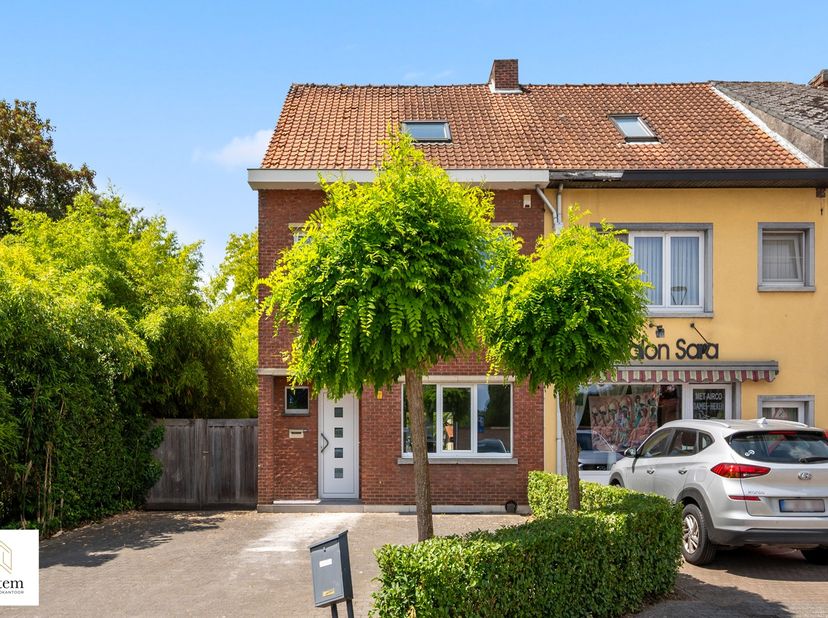 Karaktervolle woning met tal van mogelijkheden op toplocatie in Aarschot<br />
<br />
Op een uitstekende locatie aan de Ourodenberg, in het hart van A