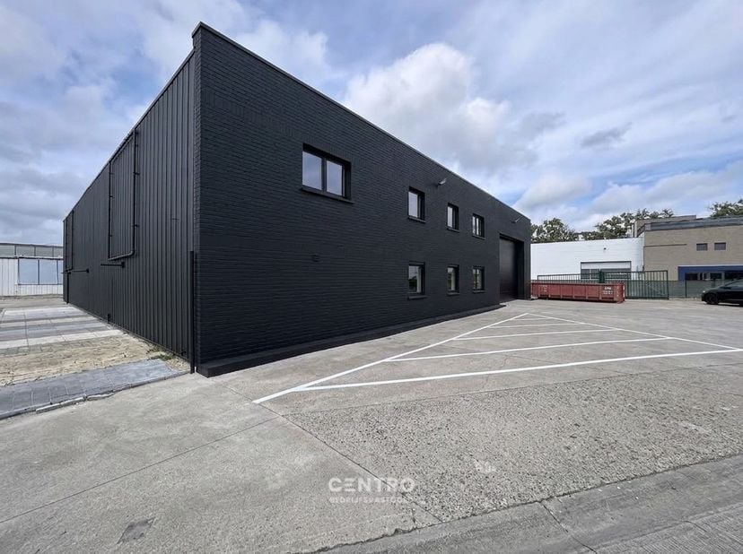 Bedrijfsvastgoed te huur in Gaston Roelandtsstraat 16 bus B,
                    8020 Oostkamp