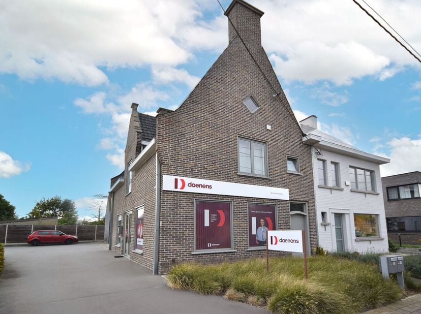Appartement te huur in Oekensestraat 86,
                    8800 Roeselare