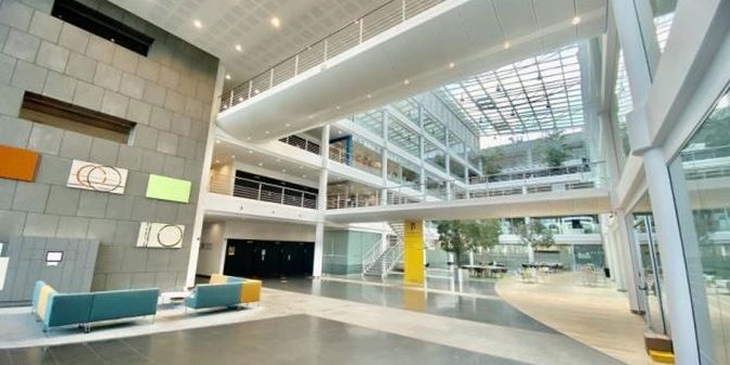 Bedrijfsvastgoed te huur in Bourgetlaan 50, 1130 Haren